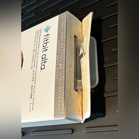 Brand New Fitbit Alta Gold Metal Accessory Bracelet Size S/P Small/ Petite - Picture 15 of 15